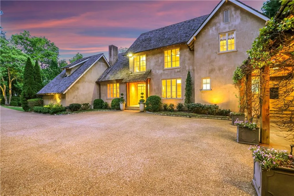 5525 Long Island Drive Nw, Atlanta, Georgia 30327, 6 Bedrooms Bedrooms, ,7 BathroomsBathrooms,Residential,Sold,5525 Long Island Drive Nw,7196089