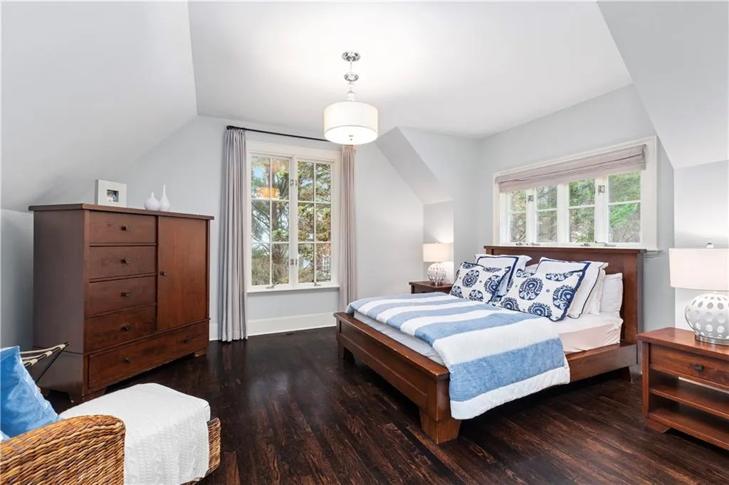 5525 Long Island Drive Nw, Atlanta, Georgia 30327, 6 Bedrooms Bedrooms, ,7 BathroomsBathrooms,Residential,Sold,5525 Long Island Drive Nw,7196089