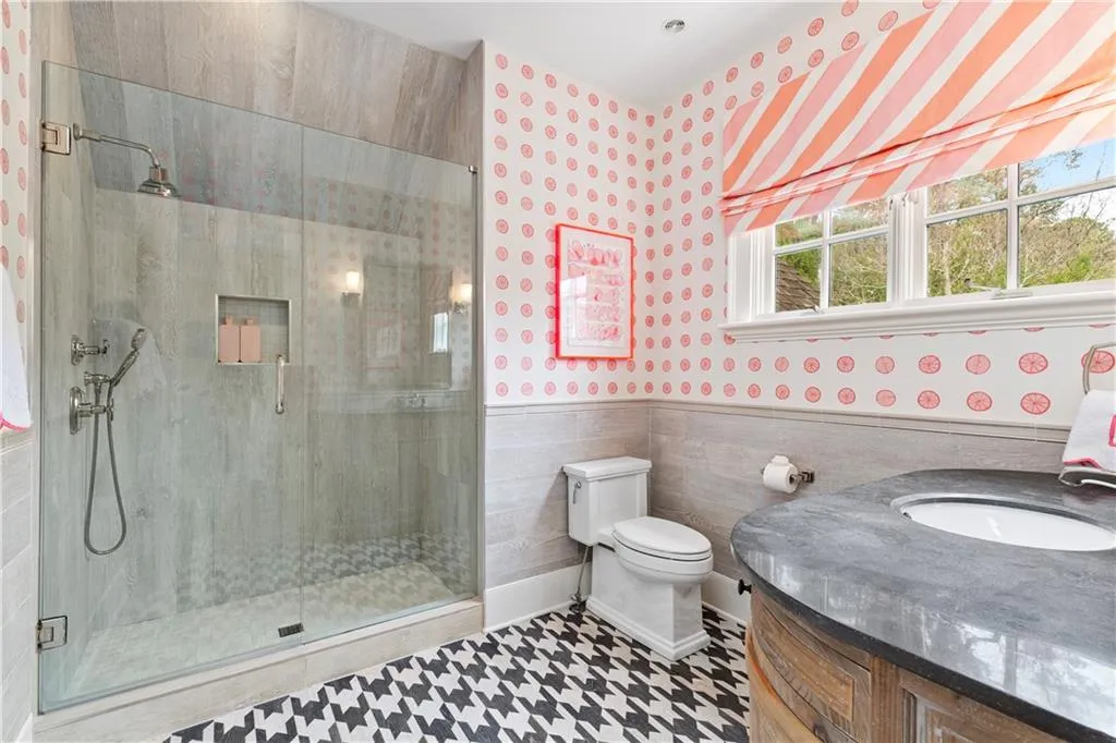 5525 Long Island Drive Nw, Atlanta, Georgia 30327, 6 Bedrooms Bedrooms, ,7 BathroomsBathrooms,Residential,Sold,5525 Long Island Drive Nw,7196089