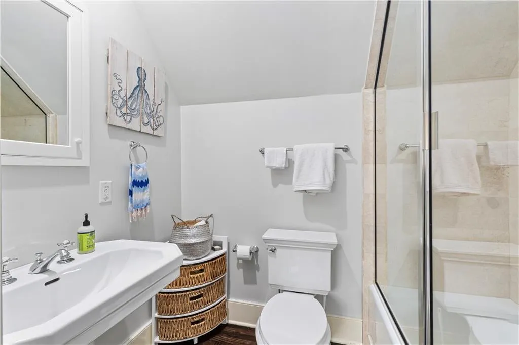 5525 Long Island Drive Nw, Atlanta, Georgia 30327, 6 Bedrooms Bedrooms, ,7 BathroomsBathrooms,Residential,Sold,5525 Long Island Drive Nw,7196089