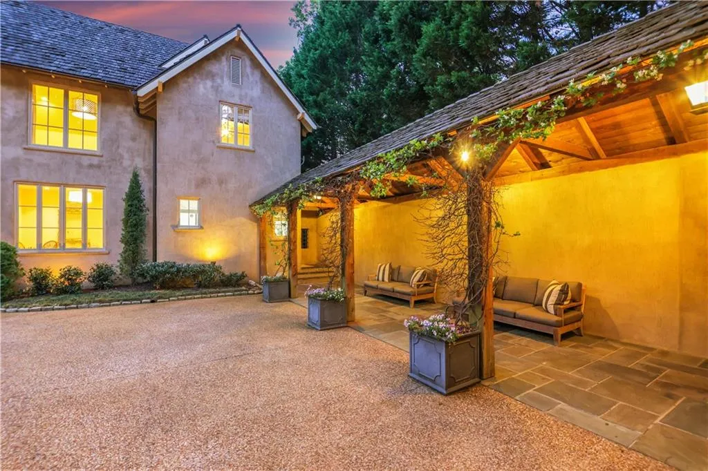 5525 Long Island Drive Nw, Atlanta, Georgia 30327, 6 Bedrooms Bedrooms, ,7 BathroomsBathrooms,Residential,Sold,5525 Long Island Drive Nw,7196089