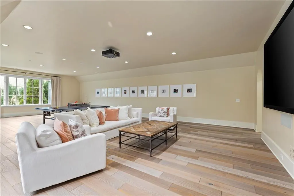 5525 Long Island Drive Nw, Atlanta, Georgia 30327, 6 Bedrooms Bedrooms, ,7 BathroomsBathrooms,Residential,Sold,5525 Long Island Drive Nw,7196089