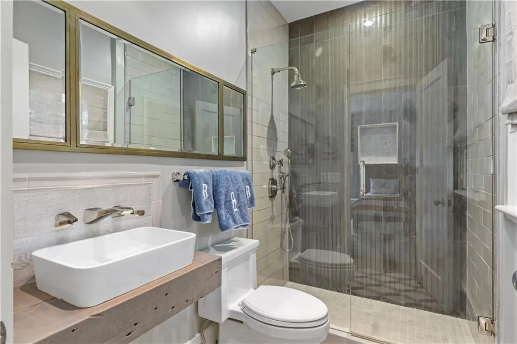 5525 Long Island Drive Nw, Atlanta, Georgia 30327, 6 Bedrooms Bedrooms, ,7 BathroomsBathrooms,Residential,Sold,5525 Long Island Drive Nw,7196089