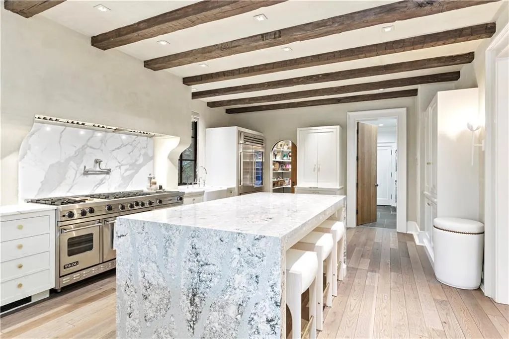 5525 Long Island Drive Nw, Atlanta, Georgia 30327, 6 Bedrooms Bedrooms, ,7 BathroomsBathrooms,Residential,Sold,5525 Long Island Drive Nw,7196089