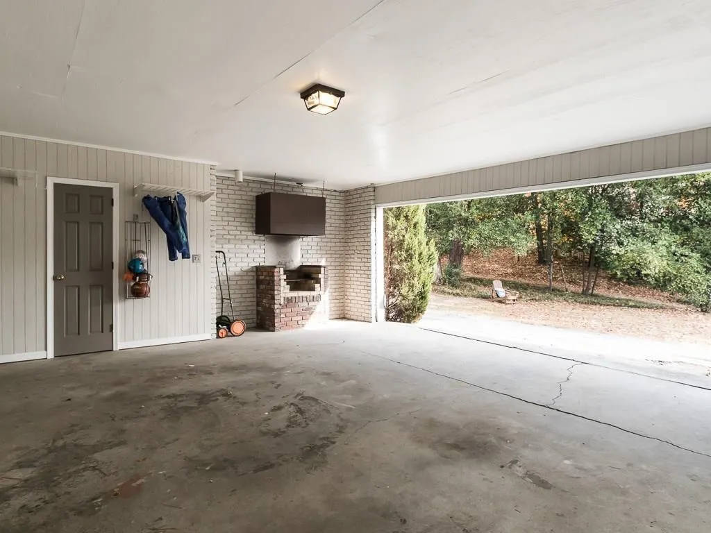 350 Windsor Parkway, Atlanta, Georgia 30342, 5 Bedrooms Bedrooms, ,2 BathroomsBathrooms,Residential,Sold,350 Windsor Parkway,5801690