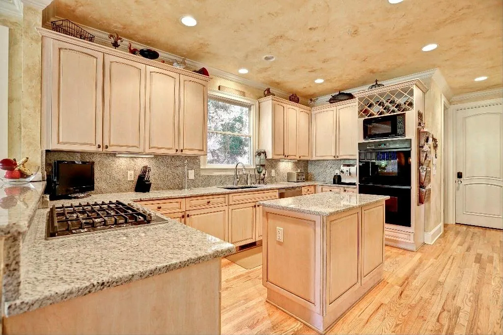 650 Forest Hills Drive, Atlanta, Georgia 30342, 6 Bedrooms Bedrooms, ,5 BathroomsBathrooms,Residential,Sold,650 Forest Hills Drive,5580364 650 Forest Hills Drive, Atlanta, Georgia 30342, 6 Bedrooms Bedrooms, ,5 BathroomsBathrooms,Residential,Sold,650 Forest Hills Drive,5580364