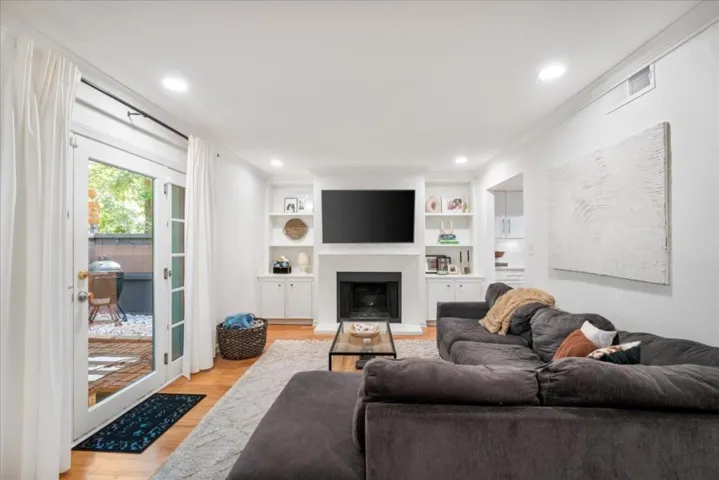 Beautifully Updated Townhome In The Heart Of Buckhead!