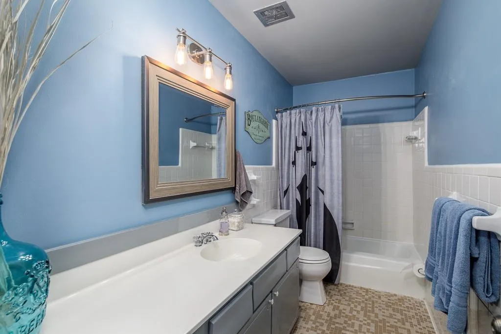 5400 Roswell Road Unit I5, Sandy Springs, Georgia 30342, 2 Bedrooms Bedrooms, ,2 BathroomsBathrooms,Residential,Sold,5400 Roswell Road Unit I5,6088622