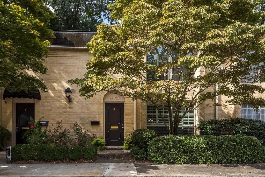 5400 Roswell Road Unit I5, Sandy Springs, Georgia 30342, 2 Bedrooms Bedrooms, ,2 BathroomsBathrooms,Residential,Sold,5400 Roswell Road Unit I5,6088622