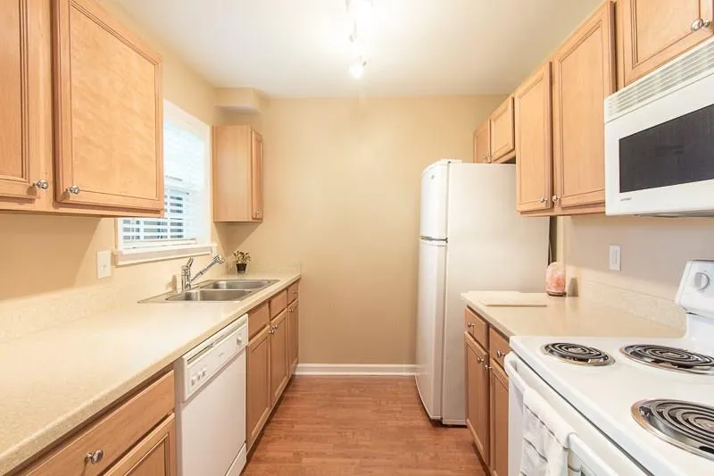 1201 Brighton Point, Sandy Springs, Georgia 30328, 2 Bedrooms Bedrooms, ,2 BathroomsBathrooms,Residential,Sold,1201 Brighton Point,5760362