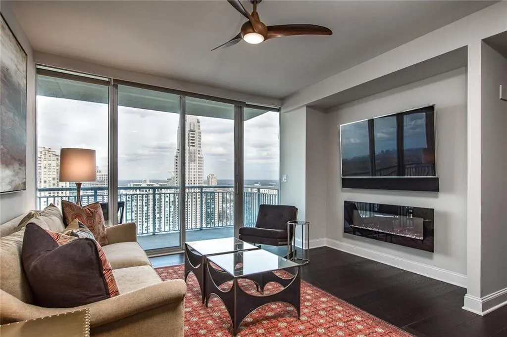 3338 Peachtree Road Ne Unit 3005, Atlanta, Georgia 30326, 3 Bedrooms Bedrooms, ,2 BathroomsBathrooms,Residential,Sold,3338 Peachtree Road Ne Unit 3005,5856115