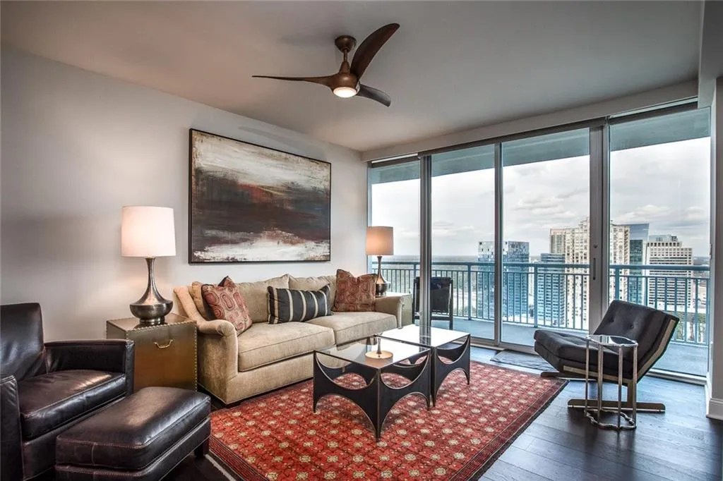 3338 Peachtree Road Ne Unit 3005, Atlanta, Georgia 30326, 3 Bedrooms Bedrooms, ,2 BathroomsBathrooms,Residential,Sold,3338 Peachtree Road Ne Unit 3005,5856115