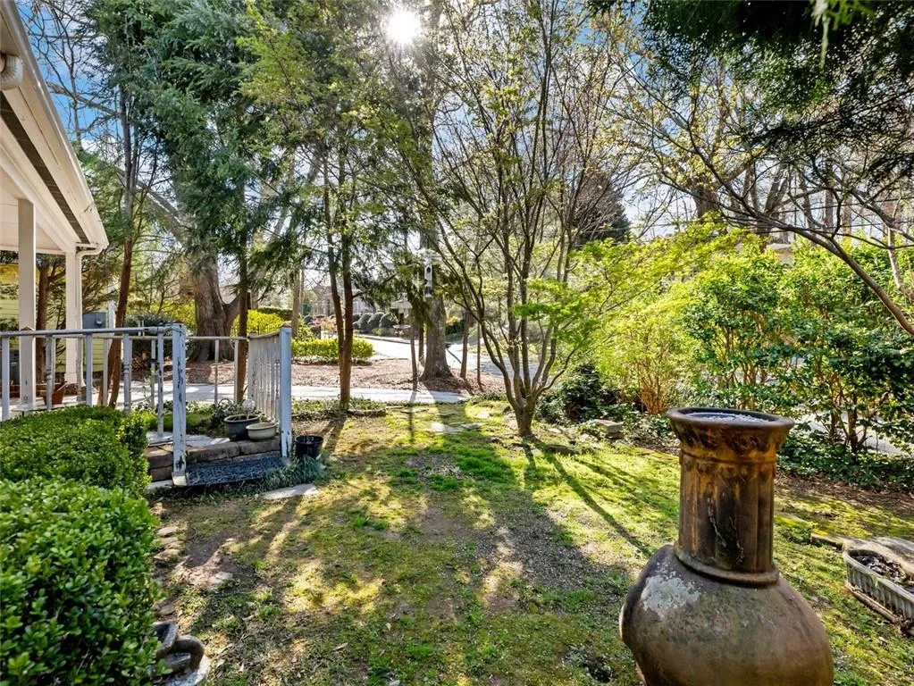 46 W Belle Isle Road, Atlanta, Georgia 30342, 3 Bedrooms Bedrooms, ,1 BathroomBathrooms,Residential,Sold,46 W Belle Isle Road,7546160