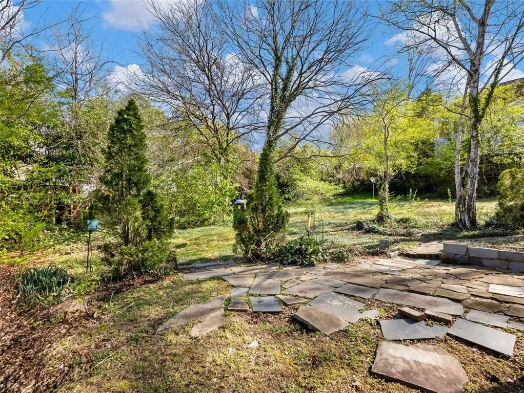 46 W Belle Isle Road, Atlanta, Georgia 30342, 3 Bedrooms Bedrooms, ,1 BathroomBathrooms,Residential,Sold,46 W Belle Isle Road,7546160