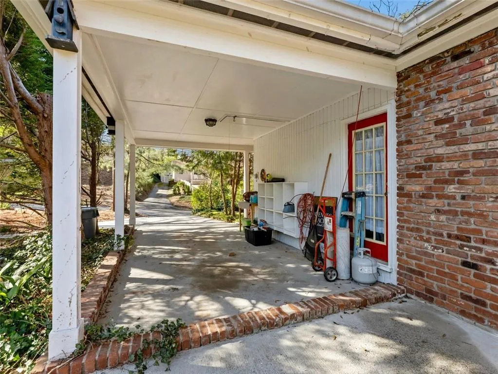 46 W Belle Isle Road, Atlanta, Georgia 30342, 3 Bedrooms Bedrooms, ,1 BathroomBathrooms,Residential,Sold,46 W Belle Isle Road,7546160