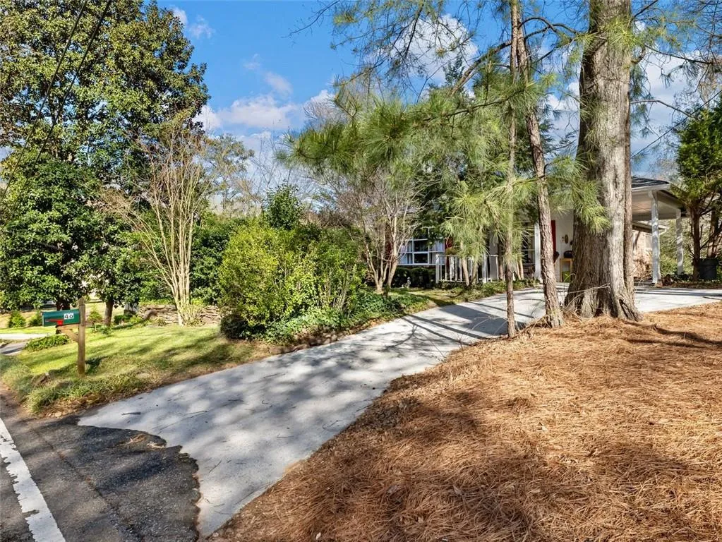 46 W Belle Isle Road, Atlanta, Georgia 30342, 3 Bedrooms Bedrooms, ,1 BathroomBathrooms,Residential,Sold,46 W Belle Isle Road,7546160