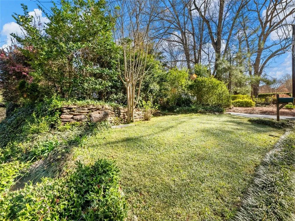 46 W Belle Isle Road, Atlanta, Georgia 30342, 3 Bedrooms Bedrooms, ,1 BathroomBathrooms,Residential,Sold,46 W Belle Isle Road,7546160
