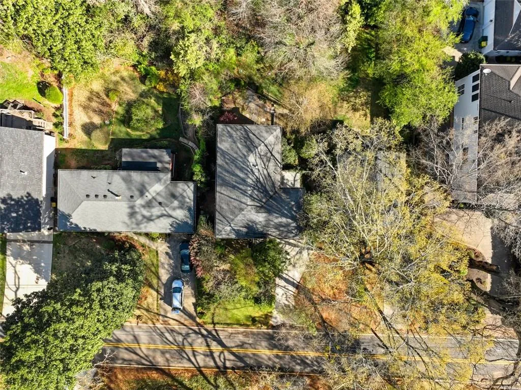 46 W Belle Isle Road, Atlanta, Georgia 30342, 3 Bedrooms Bedrooms, ,1 BathroomBathrooms,Residential,Sold,46 W Belle Isle Road,7546160