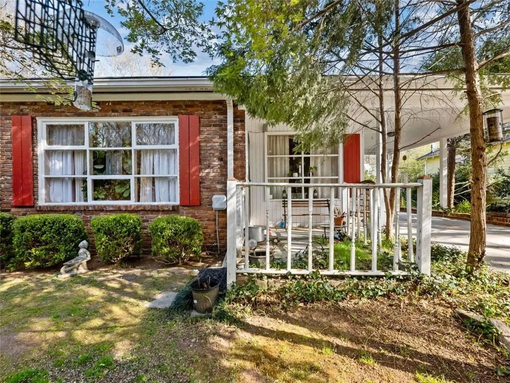 46 W Belle Isle Road, Atlanta, Georgia 30342, 3 Bedrooms Bedrooms, ,1 BathroomBathrooms,Residential,Sold,46 W Belle Isle Road,7546160