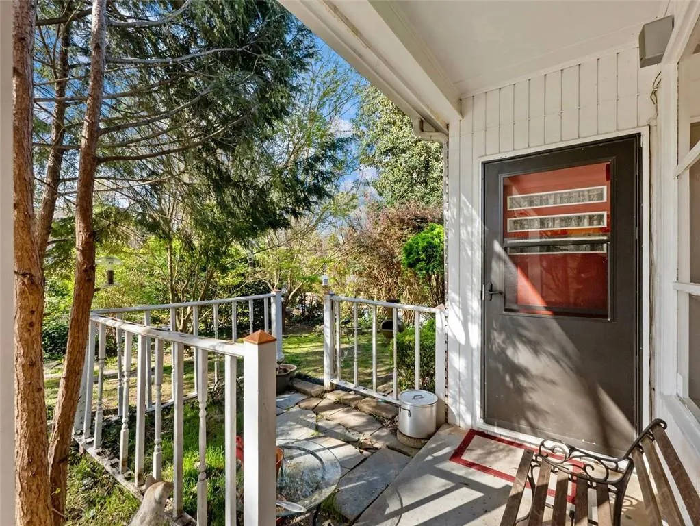 46 W Belle Isle Road, Atlanta, Georgia 30342, 3 Bedrooms Bedrooms, ,1 BathroomBathrooms,Residential,Sold,46 W Belle Isle Road,7546160