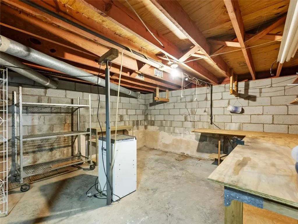 46 W Belle Isle Road, Atlanta, Georgia 30342, 3 Bedrooms Bedrooms, ,1 BathroomBathrooms,Residential,Sold,46 W Belle Isle Road,7546160