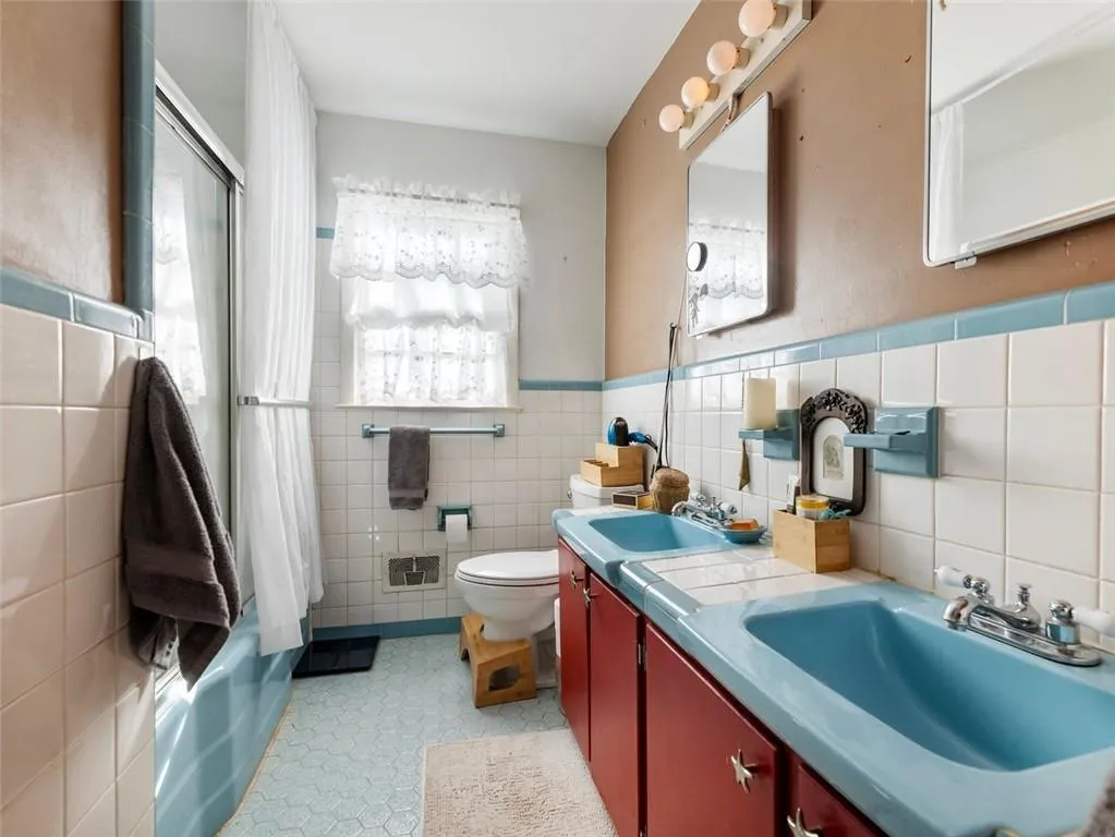 46 W Belle Isle Road, Atlanta, Georgia 30342, 3 Bedrooms Bedrooms, ,1 BathroomBathrooms,Residential,Sold,46 W Belle Isle Road,7546160