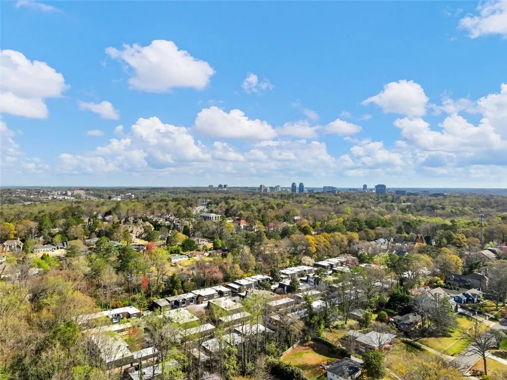 46 W Belle Isle Road, Atlanta, Georgia 30342, 3 Bedrooms Bedrooms, ,1 BathroomBathrooms,Residential,Sold,46 W Belle Isle Road,7546160