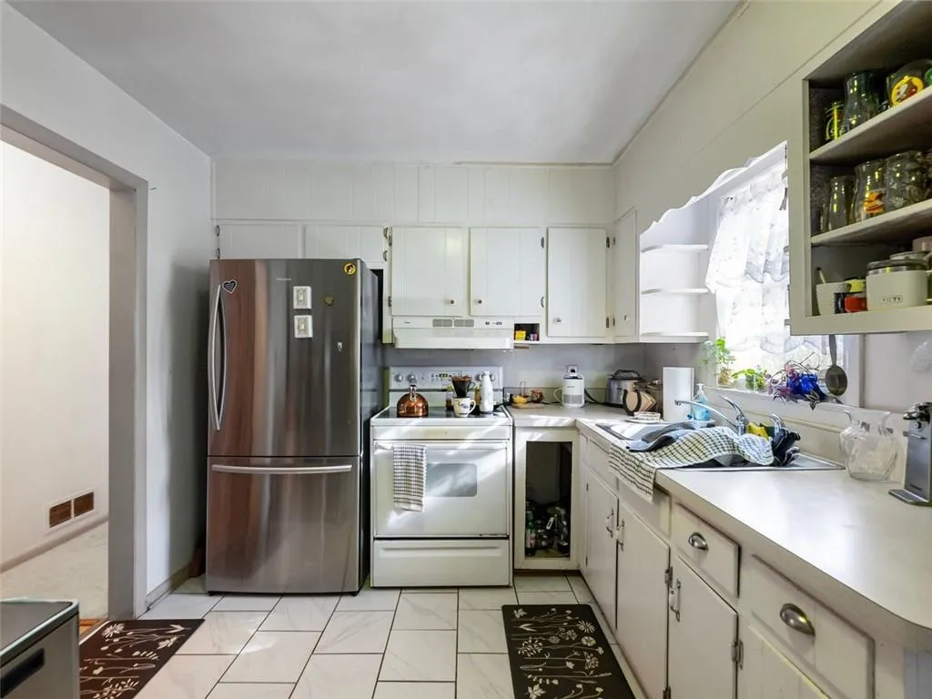 46 W Belle Isle Road, Atlanta, Georgia 30342, 3 Bedrooms Bedrooms, ,1 BathroomBathrooms,Residential,Sold,46 W Belle Isle Road,7546160