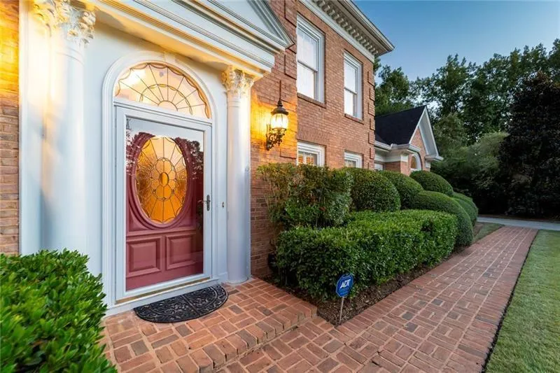 120 View Hill Court, Sandy Springs, Georgia 30350, 5 Bedrooms Bedrooms, ,5 BathroomsBathrooms,Residential,Sold,120 View Hill Court,6976240