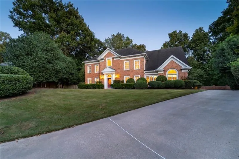 120 View Hill Court, Sandy Springs, Georgia 30350, 5 Bedrooms Bedrooms, ,5 BathroomsBathrooms,Residential,Sold,120 View Hill Court,6976240