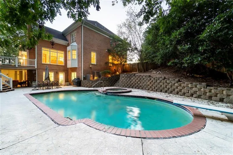 120 View Hill Court, Sandy Springs, Georgia 30350, 5 Bedrooms Bedrooms, ,5 BathroomsBathrooms,Residential,Sold,120 View Hill Court,6976240