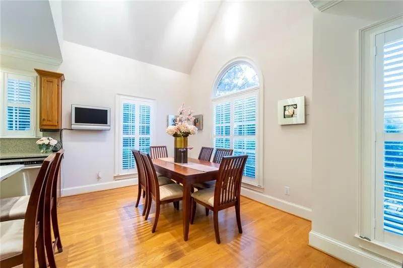 120 View Hill Court, Sandy Springs, Georgia 30350, 5 Bedrooms Bedrooms, ,5 BathroomsBathrooms,Residential,Sold,120 View Hill Court,6976240