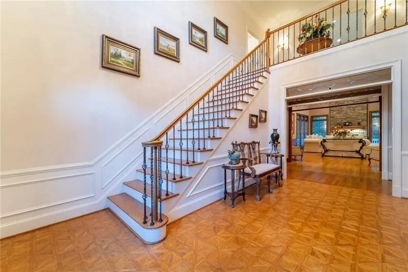 120 View Hill Court, Sandy Springs, Georgia 30350, 5 Bedrooms Bedrooms, ,5 BathroomsBathrooms,Residential,Sold,120 View Hill Court,6976240