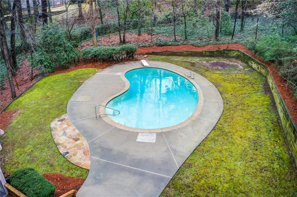 925 Ivy Falls Drive, Atlanta, Georgia 30328, 5 Bedrooms Bedrooms, ,3 BathroomsBathrooms,Residential,Sold,925 Ivy Falls Drive,7523203