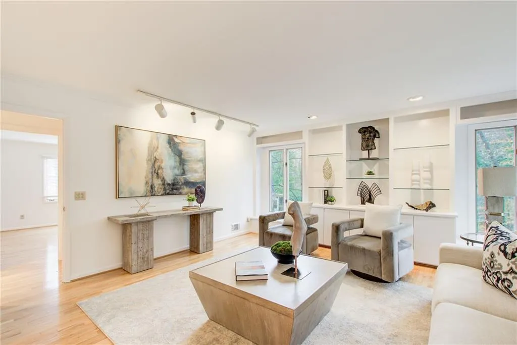 Additional living room/den/flex space