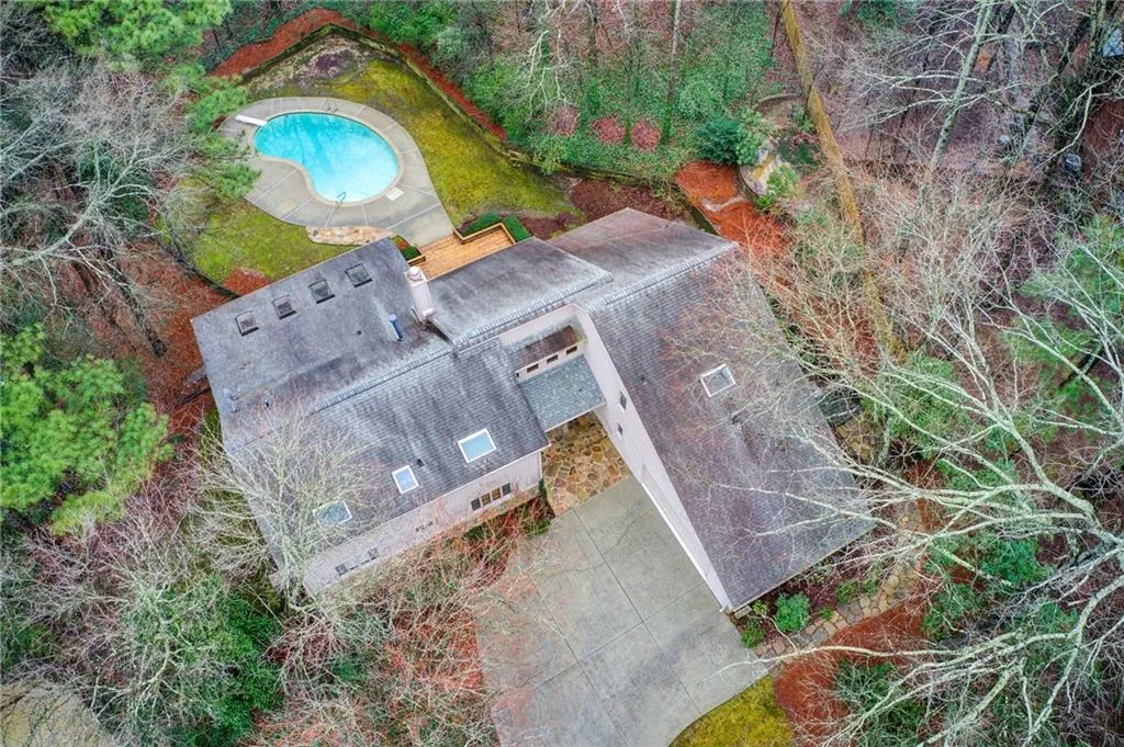 925 Ivy Falls Drive, Atlanta, Georgia 30328, 5 Bedrooms Bedrooms, ,3 BathroomsBathrooms,Residential,Sold,925 Ivy Falls Drive,7523203