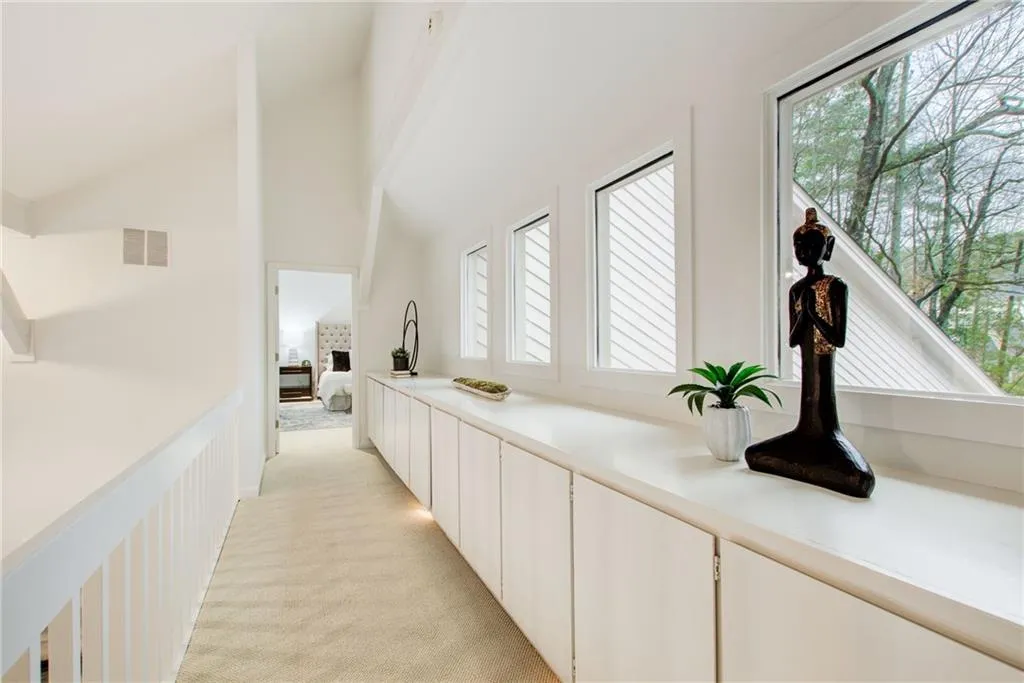 Second level landing