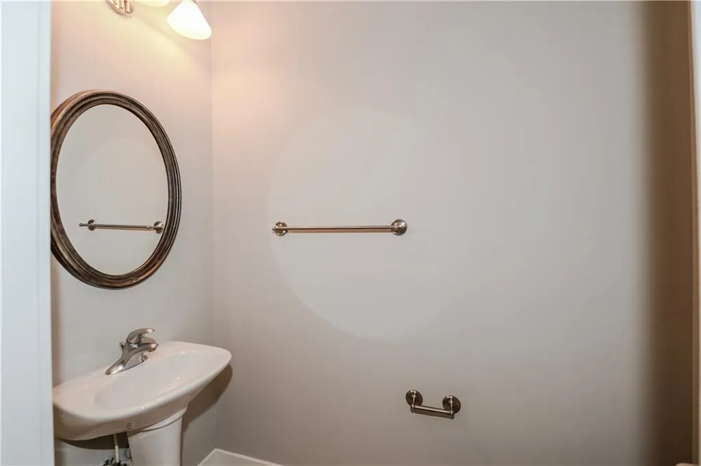 799 Hammond Drive Unit 215, Sandy Springs, Georgia 30328, 1 Bedroom Bedrooms, ,1 BathroomBathrooms,Residential,Sold,799 Hammond Drive Unit 215,5788332