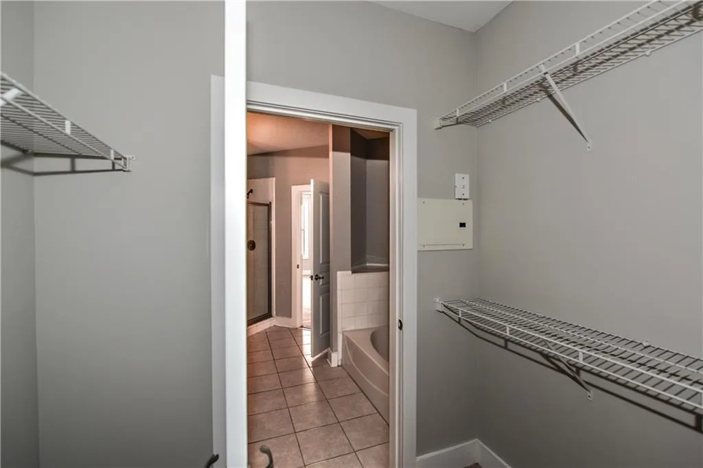799 Hammond Drive Unit 215, Sandy Springs, Georgia 30328, 1 Bedroom Bedrooms, ,1 BathroomBathrooms,Residential,Sold,799 Hammond Drive Unit 215,5788332