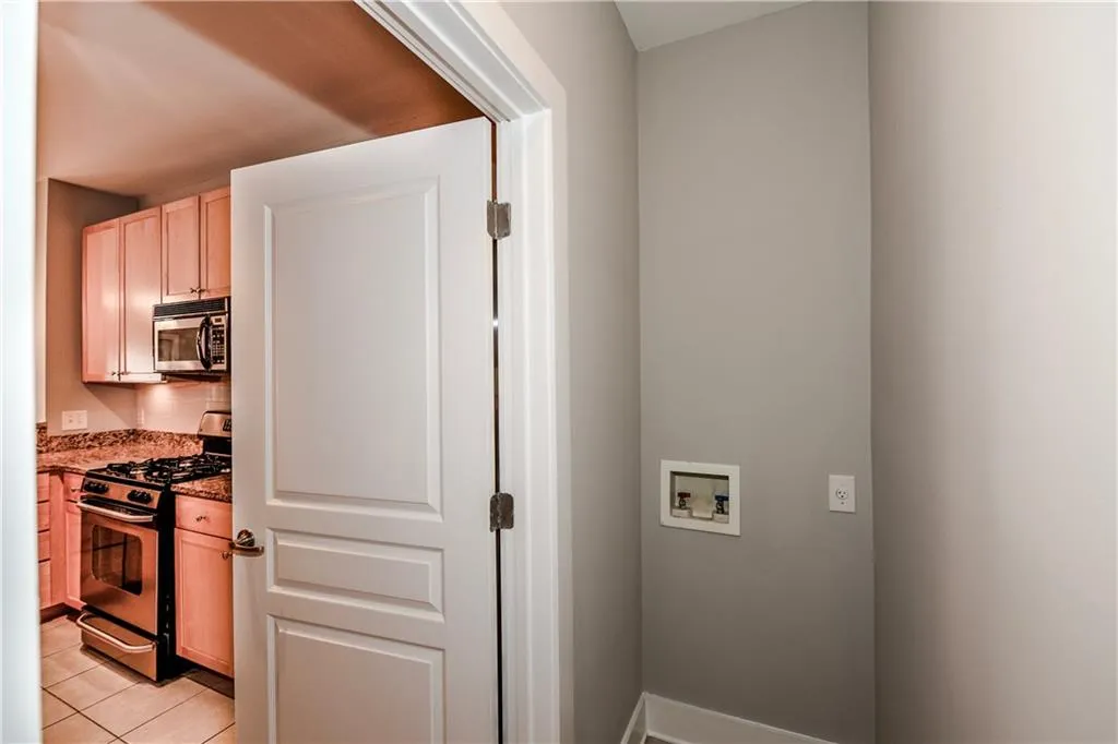799 Hammond Drive Unit 215, Sandy Springs, Georgia 30328, 1 Bedroom Bedrooms, ,1 BathroomBathrooms,Residential,Sold,799 Hammond Drive Unit 215,5788332