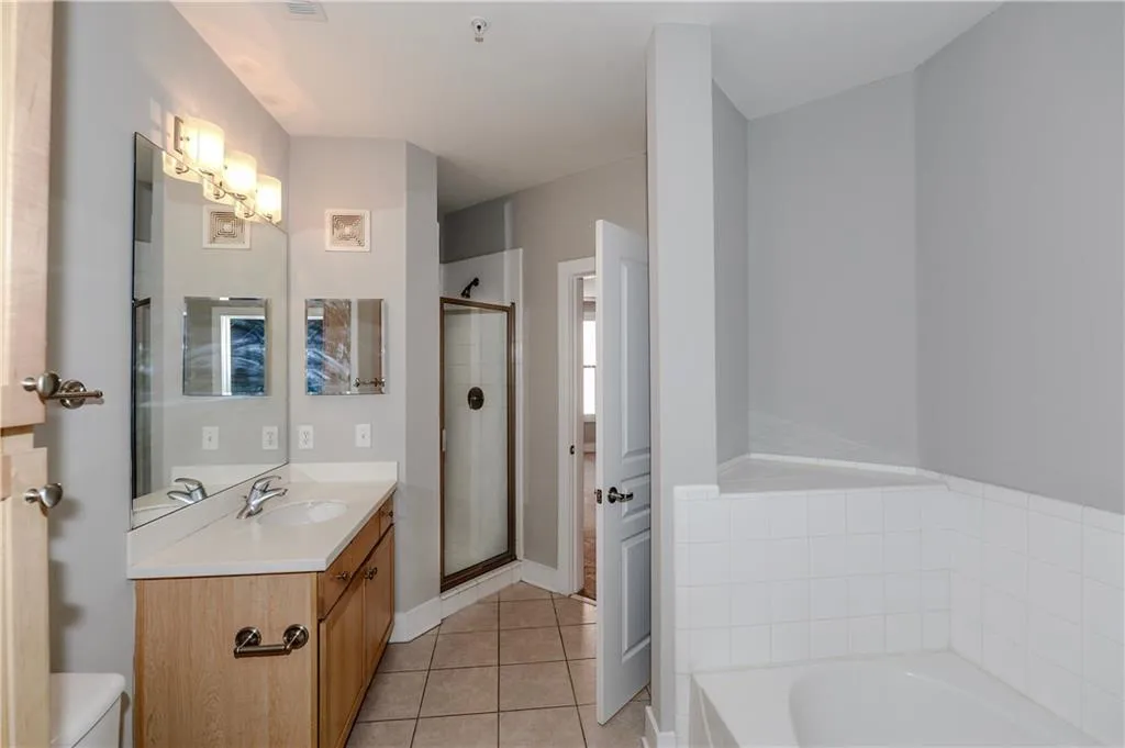 799 Hammond Drive Unit 215, Sandy Springs, Georgia 30328, 1 Bedroom Bedrooms, ,1 BathroomBathrooms,Residential,Sold,799 Hammond Drive Unit 215,5788332