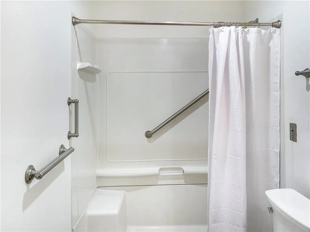 475 Mount Vernon Highway Ne Unit C126, Sandy Springs, Georgia 30328, 1 Bedroom Bedrooms, ,1 BathroomBathrooms,Residential,Sold,475 Mount Vernon Highway Ne Unit C126,7157691