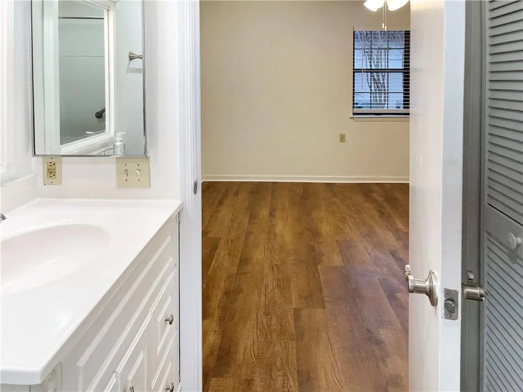 475 Mount Vernon Highway Ne Unit C126, Sandy Springs, Georgia 30328, 1 Bedroom Bedrooms, ,1 BathroomBathrooms,Residential,Sold,475 Mount Vernon Highway Ne Unit C126,7157691