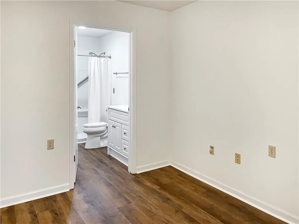 475 Mount Vernon Highway Ne Unit C126, Sandy Springs, Georgia 30328, 1 Bedroom Bedrooms, ,1 BathroomBathrooms,Residential,Sold,475 Mount Vernon Highway Ne Unit C126,7157691