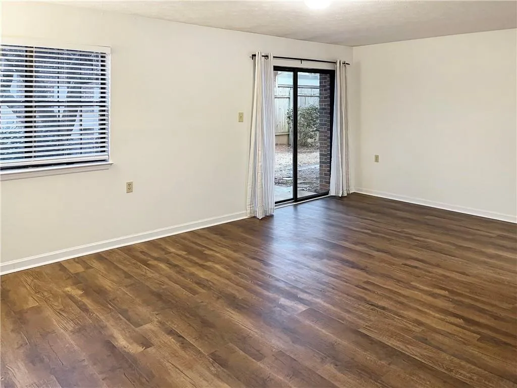 475 Mount Vernon Highway Ne Unit C126, Sandy Springs, Georgia 30328, 1 Bedroom Bedrooms, ,1 BathroomBathrooms,Residential,Sold,475 Mount Vernon Highway Ne Unit C126,7157691