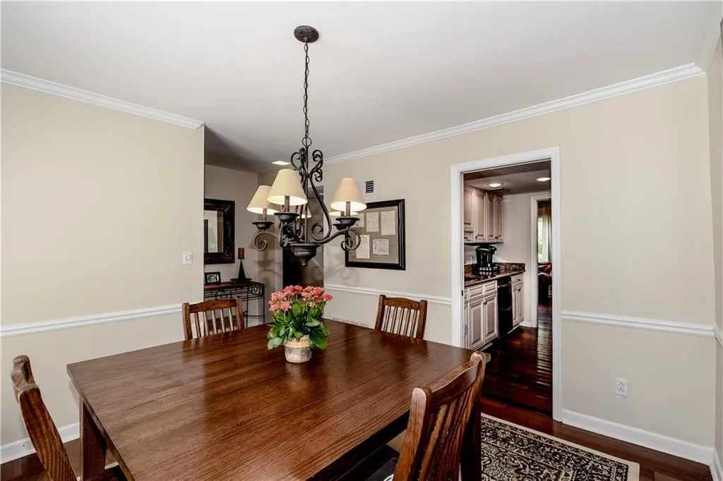 91 Ivy Trail Ne, Atlanta, Georgia 30342, 2 Bedrooms Bedrooms, ,2 BathroomsBathrooms,Residential,Sold,91 Ivy Trail Ne,5851446