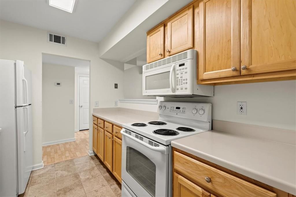 4002 Wingate Way, Sandy Springs, Georgia 30350, 1 Bedroom Bedrooms, ,1 BathroomBathrooms,Residential,Sold,4002 Wingate Way,7313421