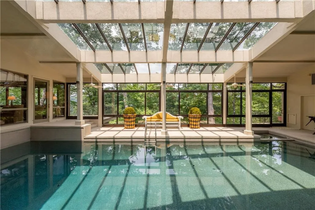 6570 Old Riverside Drive, Sandy Springs, Georgia 30328, 5 Bedrooms Bedrooms, ,6 BathroomsBathrooms,Residential,Sold,6570 Old Riverside Drive,6848983