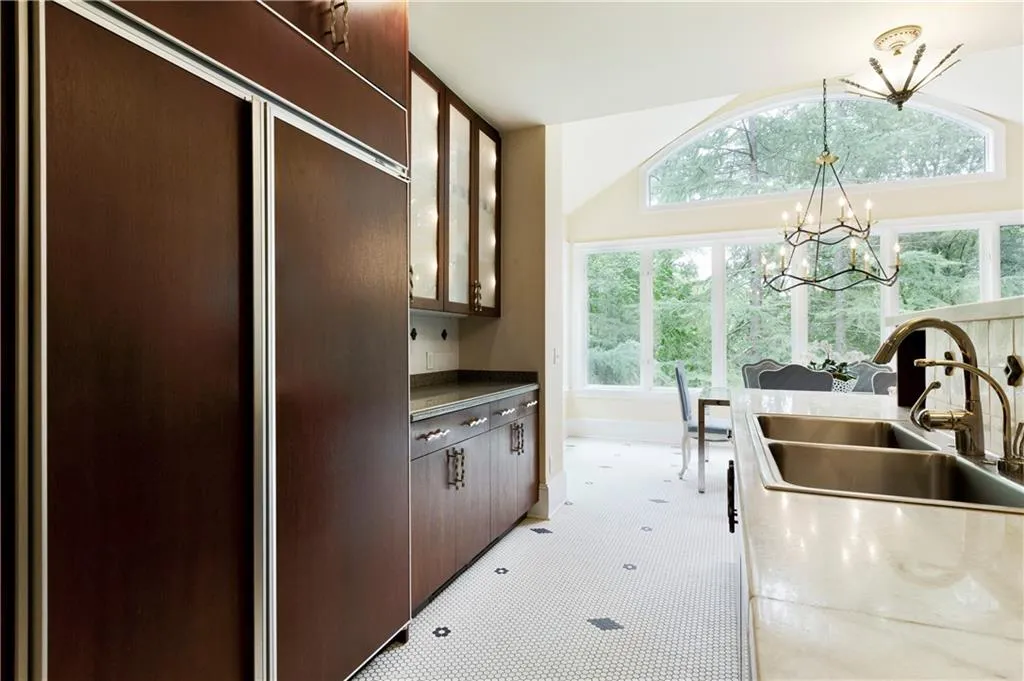 6570 Old Riverside Drive, Sandy Springs, Georgia 30328, 5 Bedrooms Bedrooms, ,6 BathroomsBathrooms,Residential,Sold,6570 Old Riverside Drive,6848983