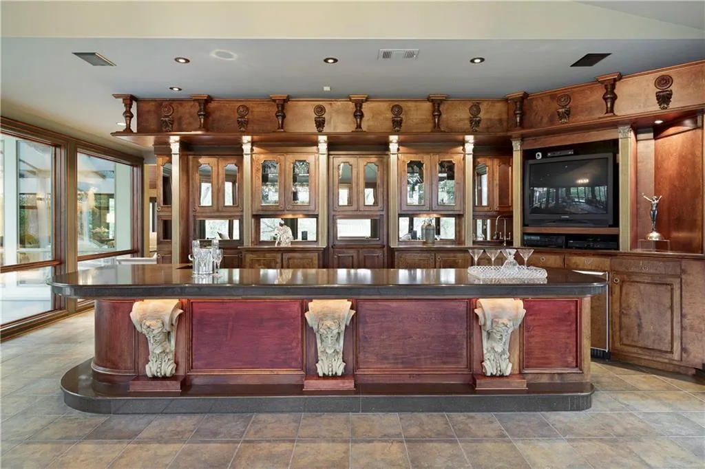 6570 Old Riverside Drive, Sandy Springs, Georgia 30328, 5 Bedrooms Bedrooms, ,6 BathroomsBathrooms,Residential,Sold,6570 Old Riverside Drive,6848983